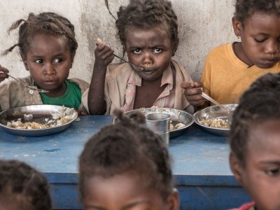 Need help for feeding poor kids