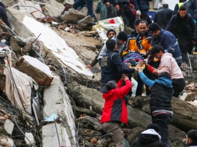 Family in earthquake Turkey