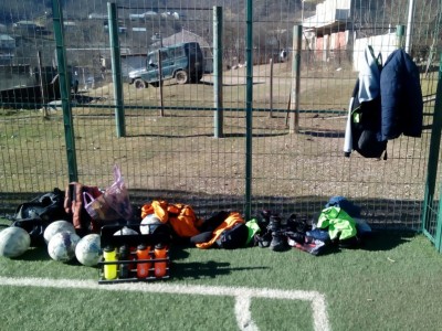 build a changing room for a children's club