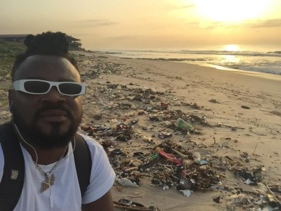Ghana Accra Beach front Cleanup